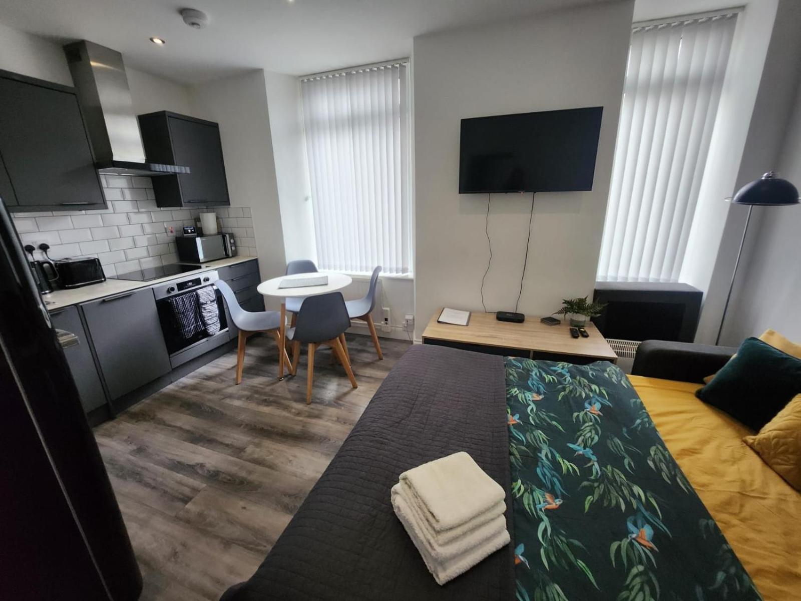 Bright & Stylish Apartment